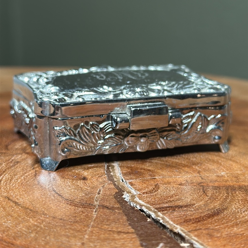 Antique Floral Silver Metal Trinket Box - Picture 3 of 9